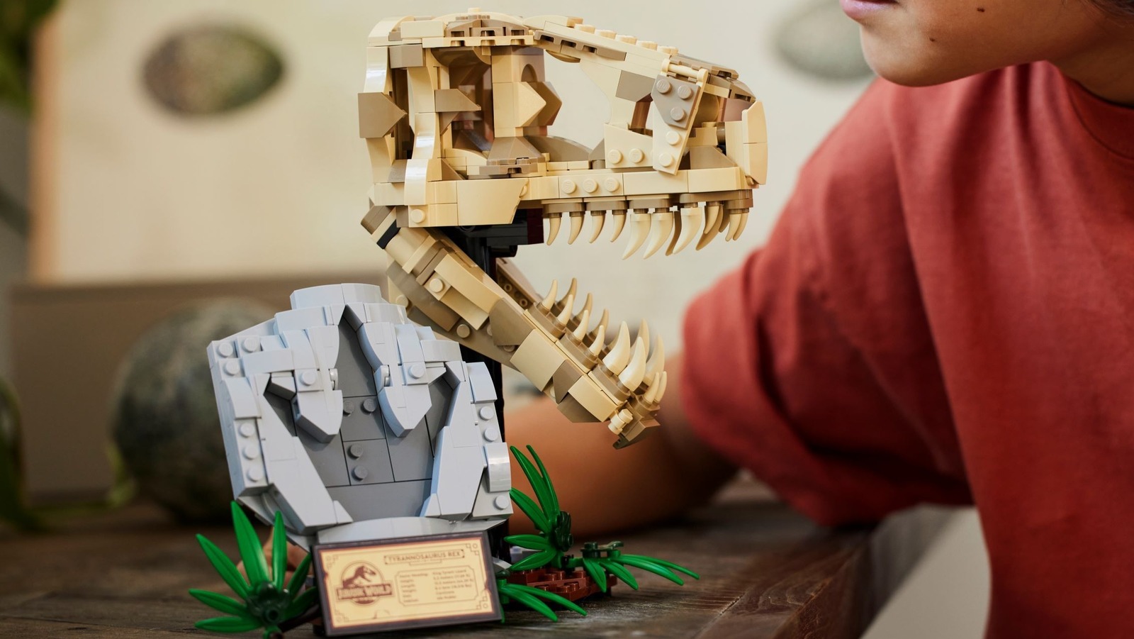 LEGO’s Jurassic Park T-Rex Skull Dinosaur Fossil Is A Simple But Elegant Building Brick Artifact